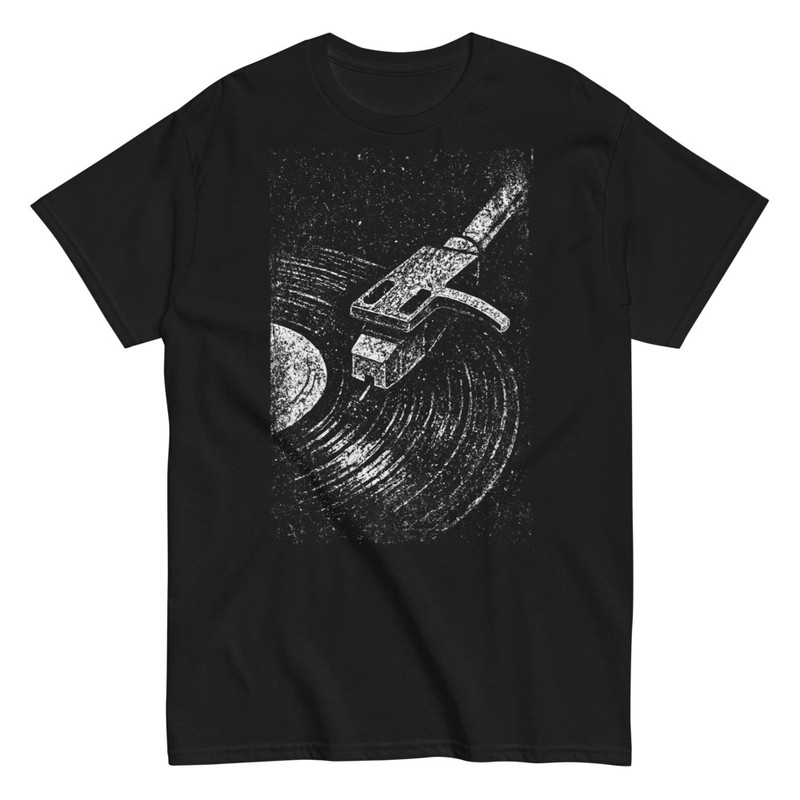 T-shirts: Vintage Turntable