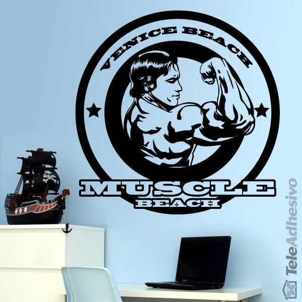 Muscle Beach Bodybuilder 2/3